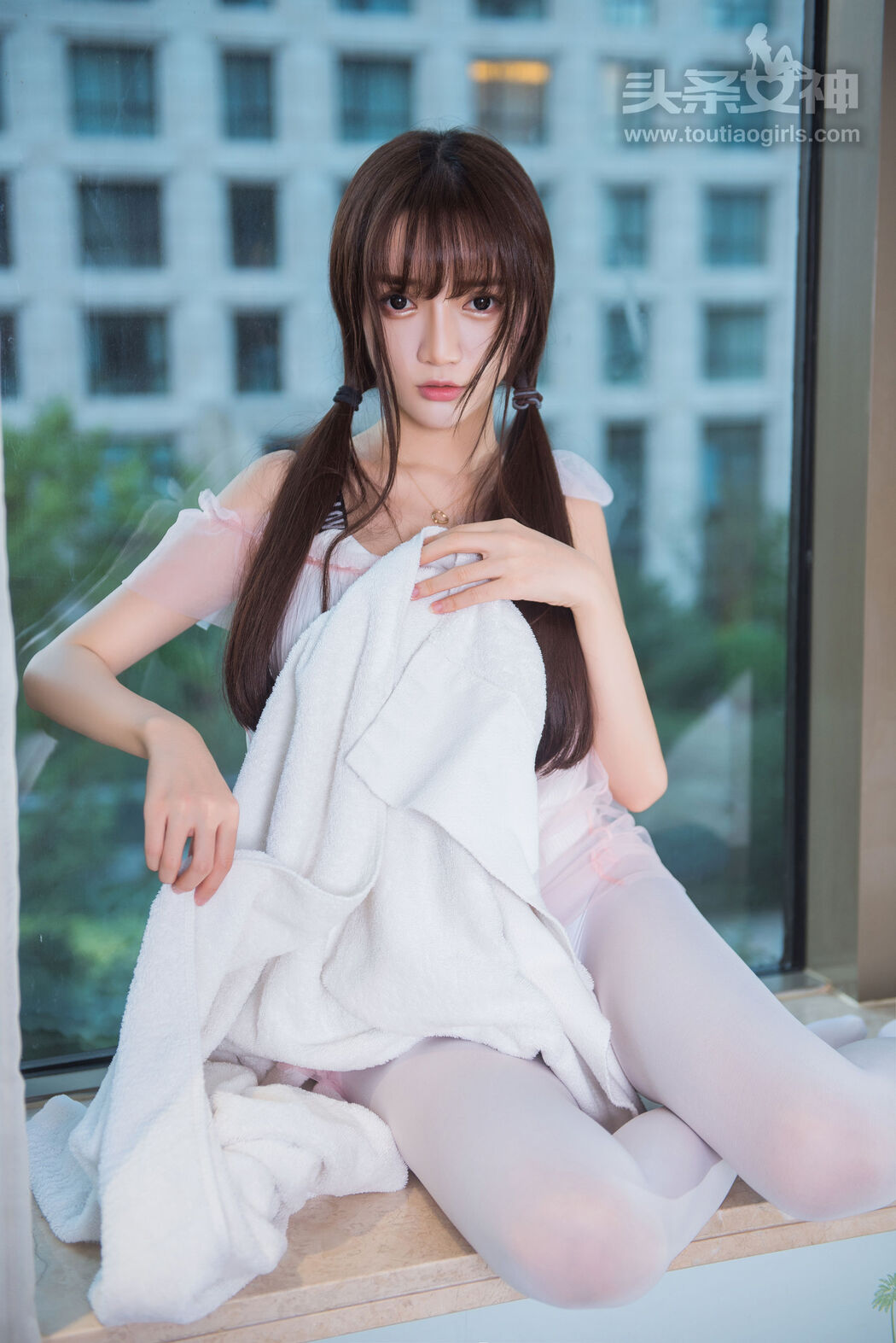 Xiao Ru Jing "White Socks Human Story" [Headline Goddess]