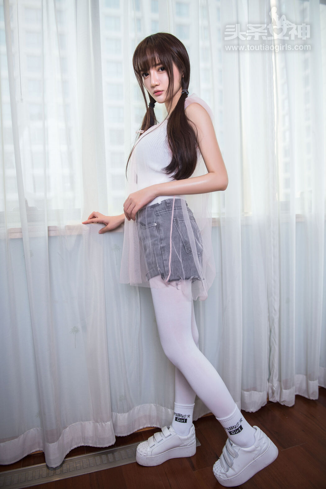 Xiao Ru Jing "White Socks Human Story" [Headline Goddess]