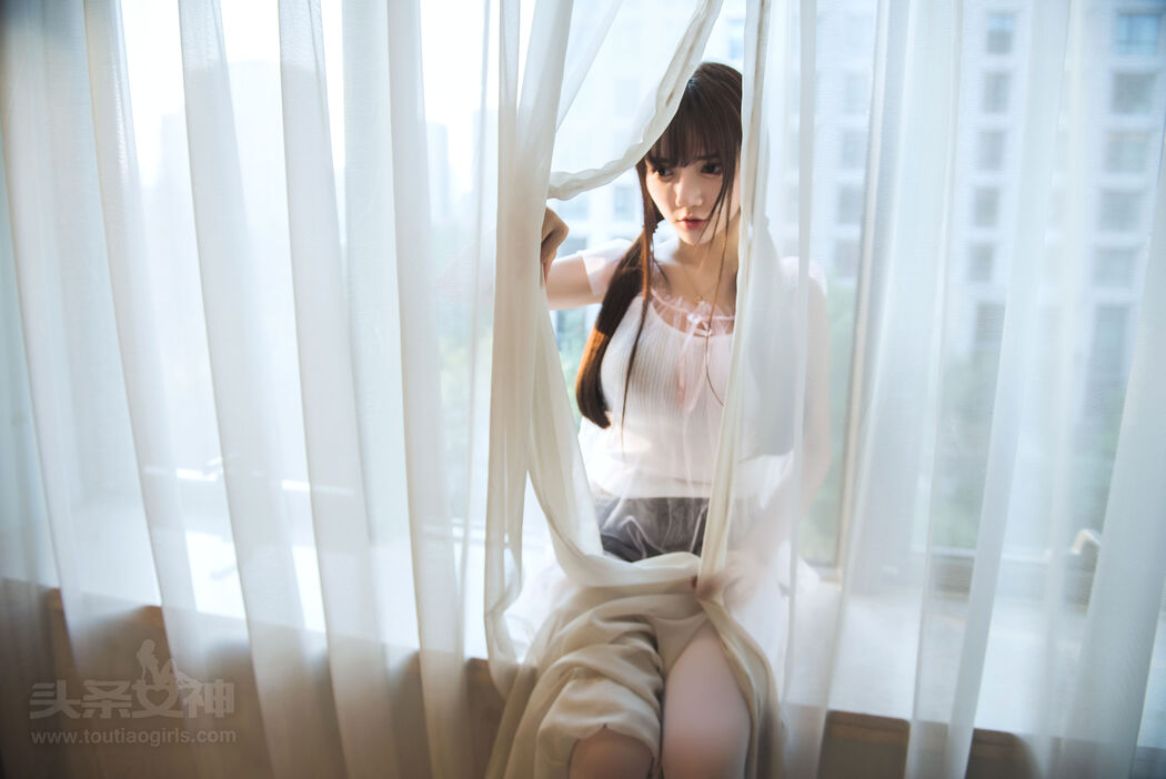 Xiao Ru Jing "White Socks Human Story" [Headline Goddess]