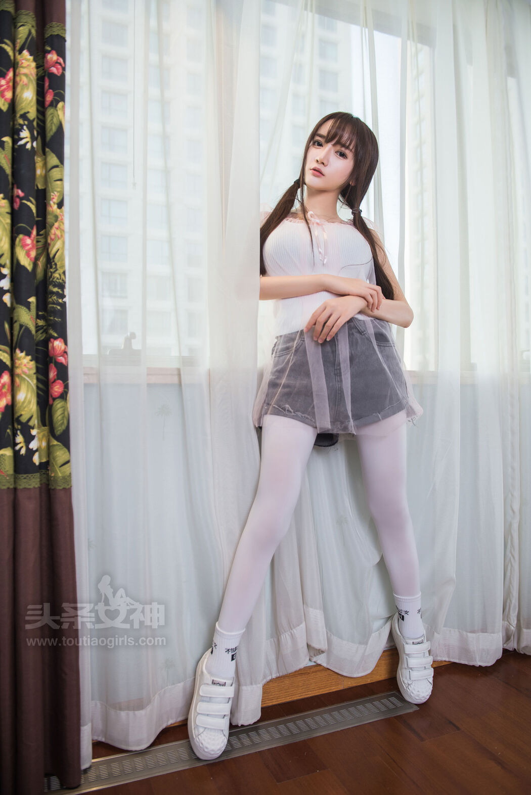 Xiao Ru Jing "White Socks Human Story" [Headline Goddess]