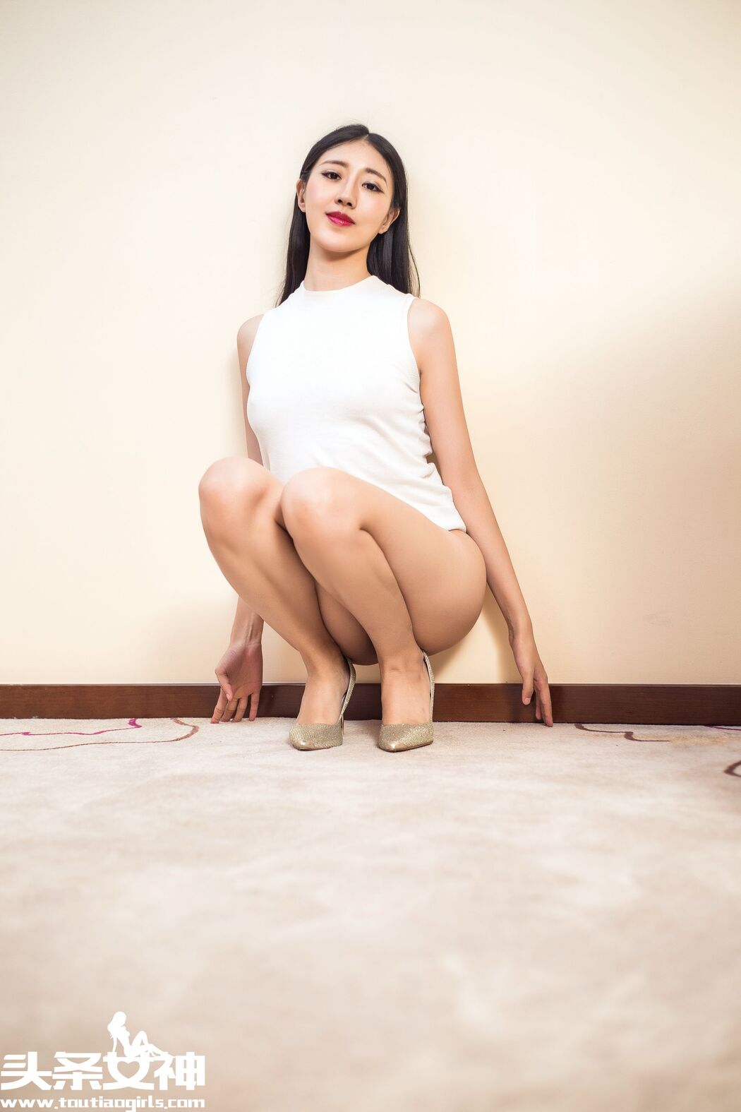 Wang Zhu "Queen of Smooth and Beautiful Legs" [Headline Goddess]