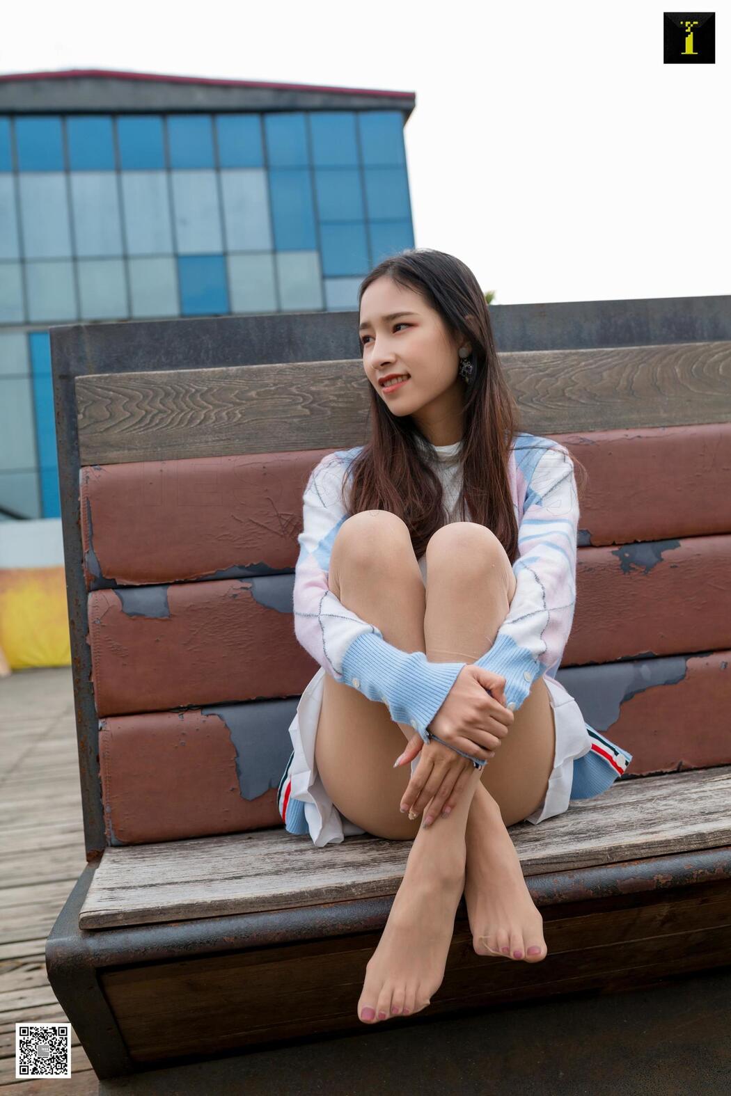 Miko "Miko's Brilliant Smile" [Iss to IESS] Beautiful legs and feet