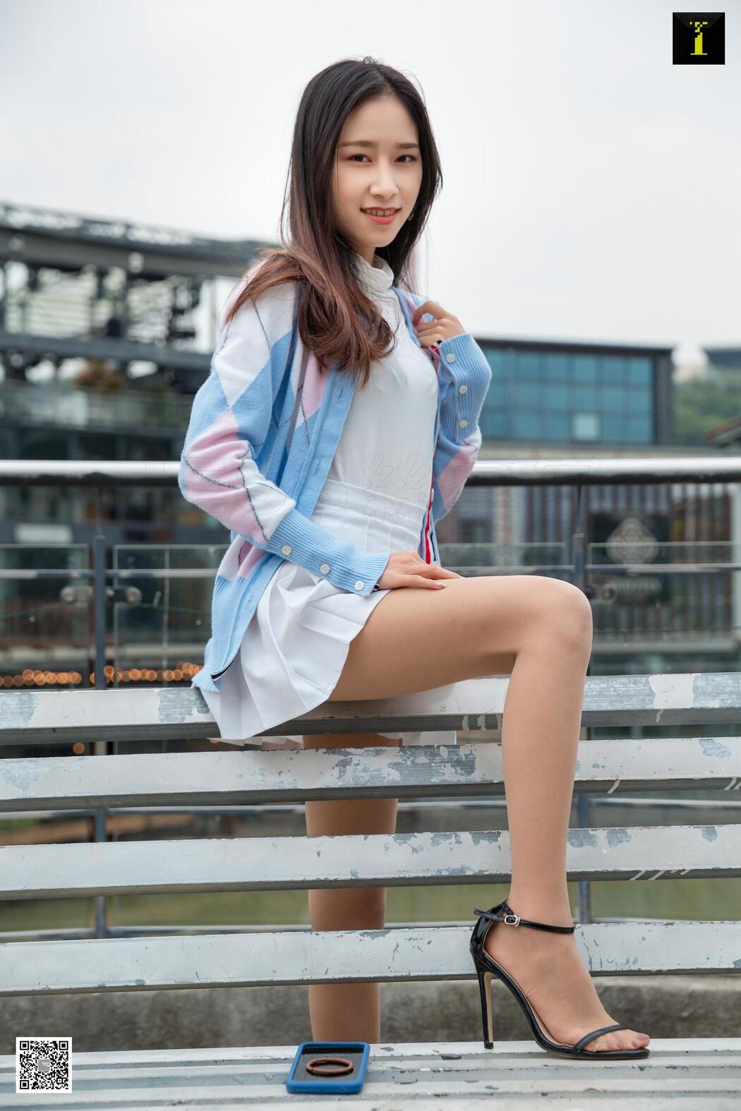 Miko "Miko's Brilliant Smile" [Iss to IESS] Beautiful legs and feet