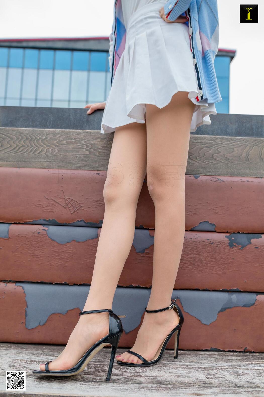 Miko "Miko's Brilliant Smile" [Iss to IESS] Beautiful legs and feet