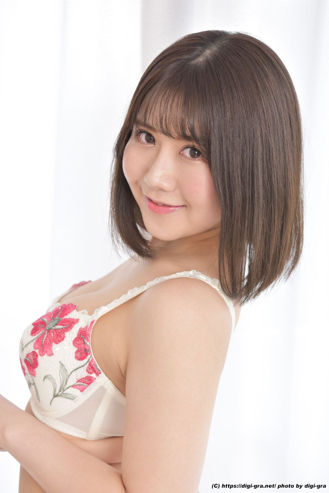 [Digi-Gra] Momoe Takanashi Little Bird Swimming ももえ Photoset 01