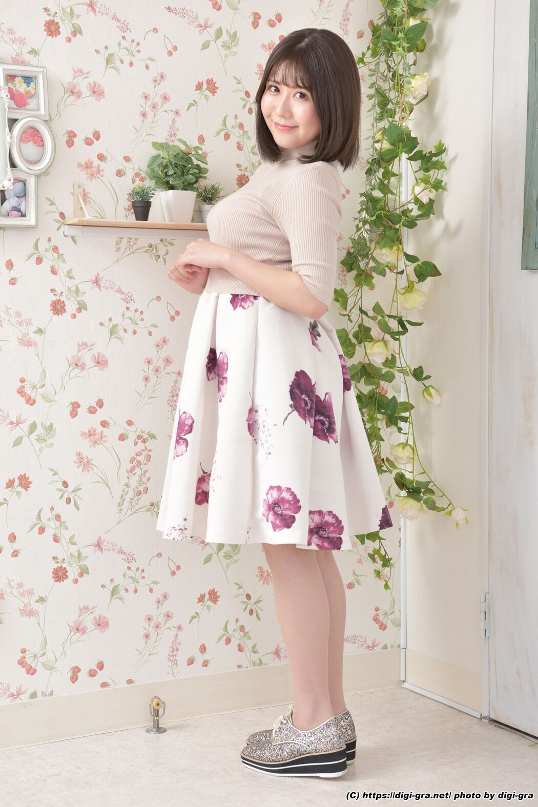 [Digi-Gra] Momoe Takanashi Little Bird Swimming ももえ Photoset 01