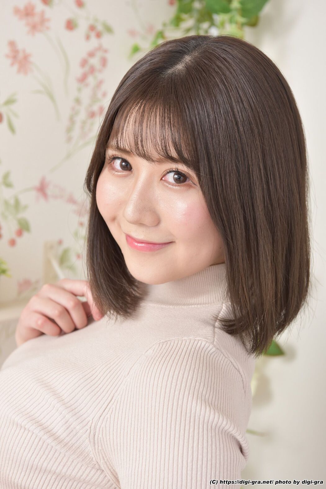[Digi-Gra] Momoe Takanashi Little Bird Swimming ももえ Photoset 01