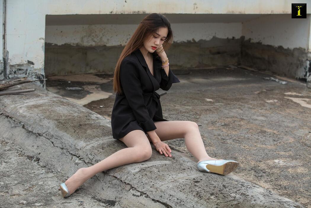 Yu Sai "Yue Sai Men's Jacket" [Iss to IESS] Beautiful legs and silk feet