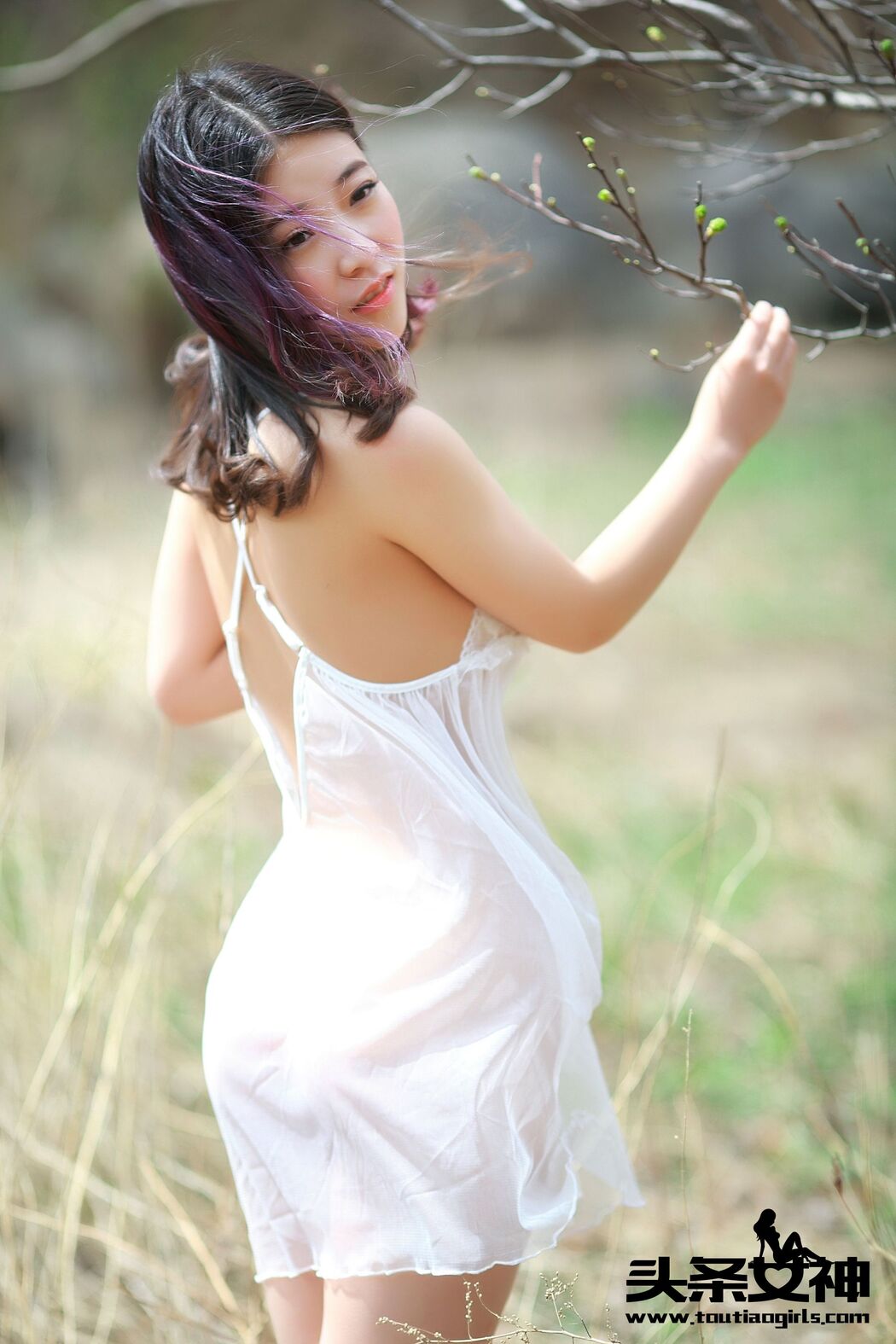 Zhang Xiaomeng/Ling Xihan "Beautiful Ass Revealed in the Valley" [Headline Goddess]