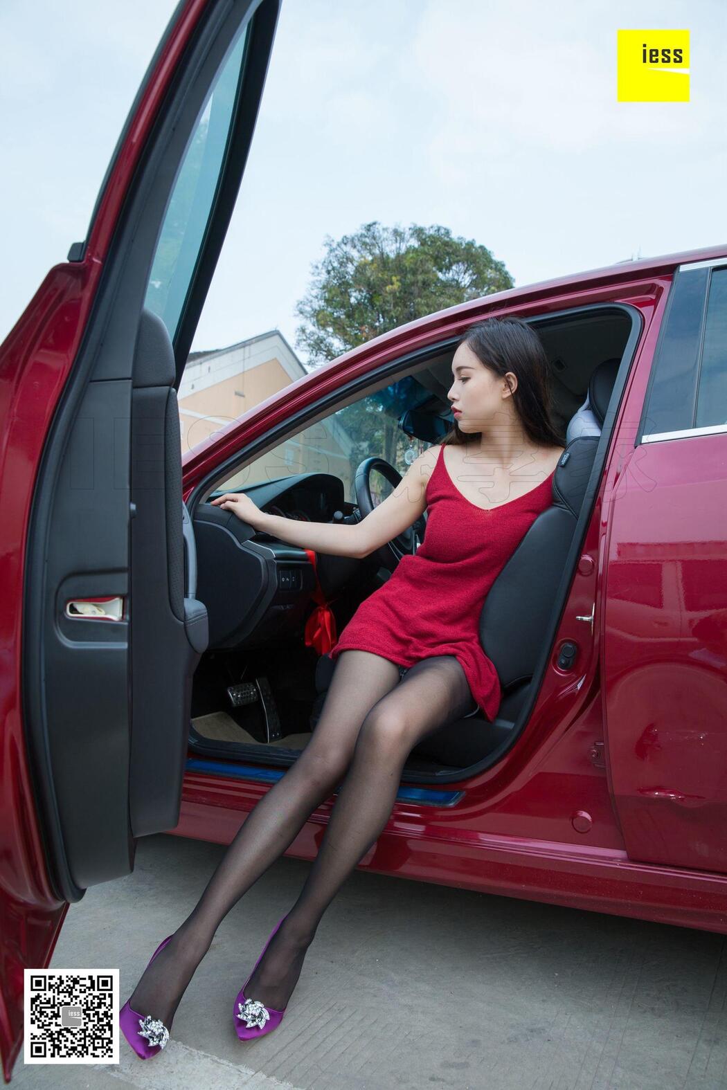 Xiao Yu "Playing with Black Silk in the Net Red Car" [异思趣向IESS] Sixiangjia 273