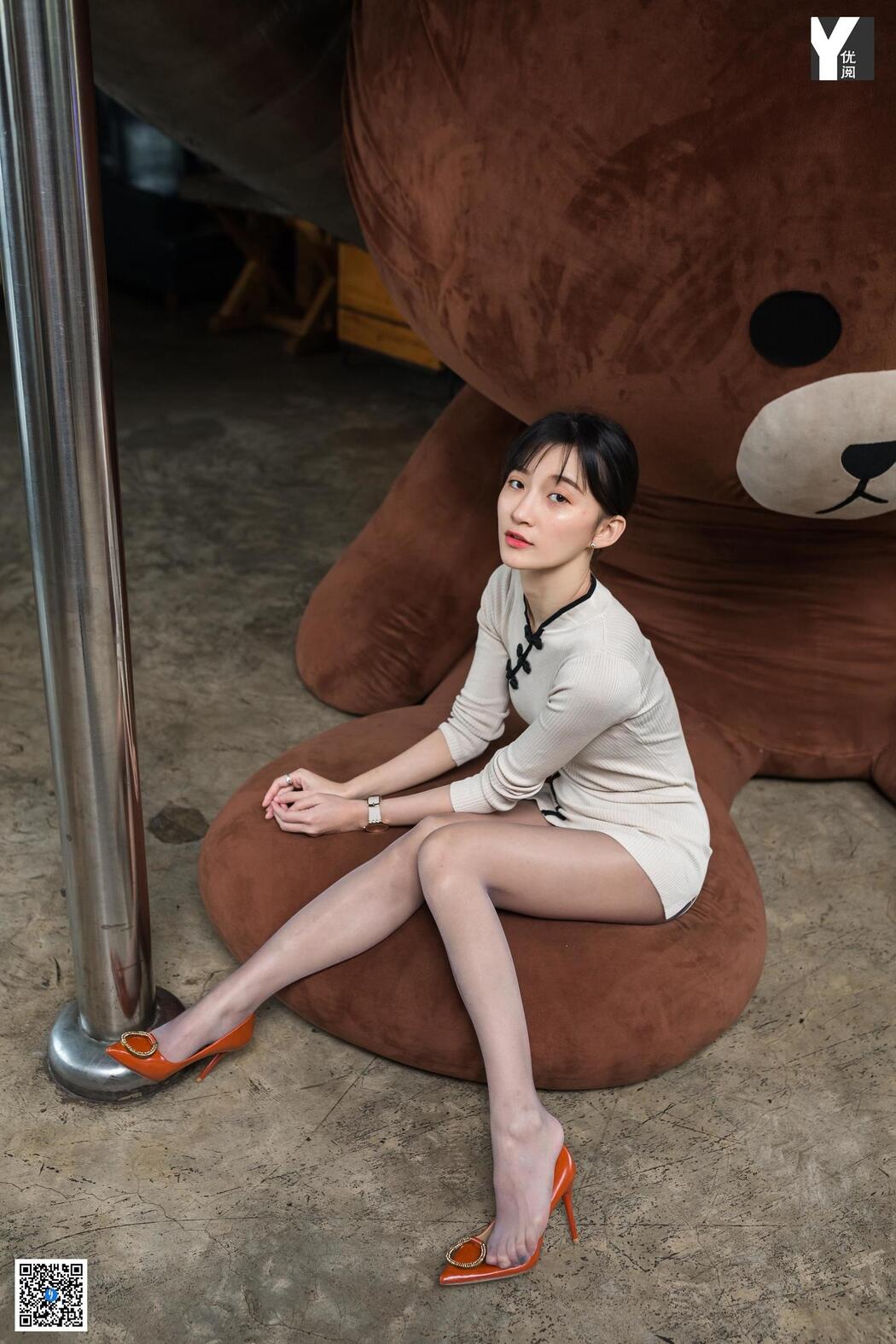 [异思趣向IESS] Model Qiuqiu "Brown Bear Love"