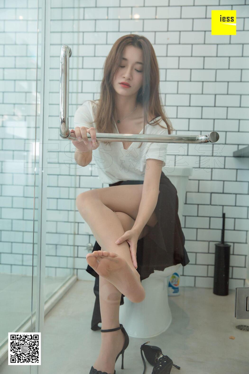 Model Qiuqiu "A Journey to the Bathroom in Autumn and Autumn"[异思趣向IESS]