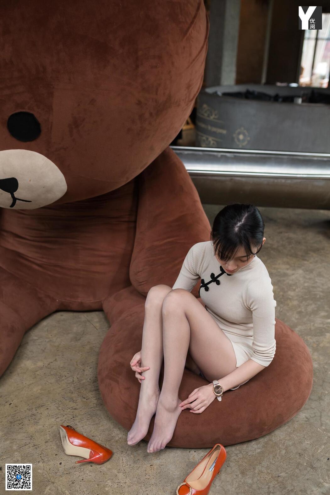 [异思趣向IESS] Model Qiuqiu "Brown Bear Love"