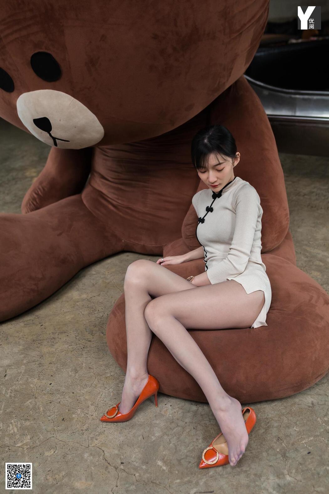 [异思趣向IESS] Model Qiuqiu "Brown Bear Love"