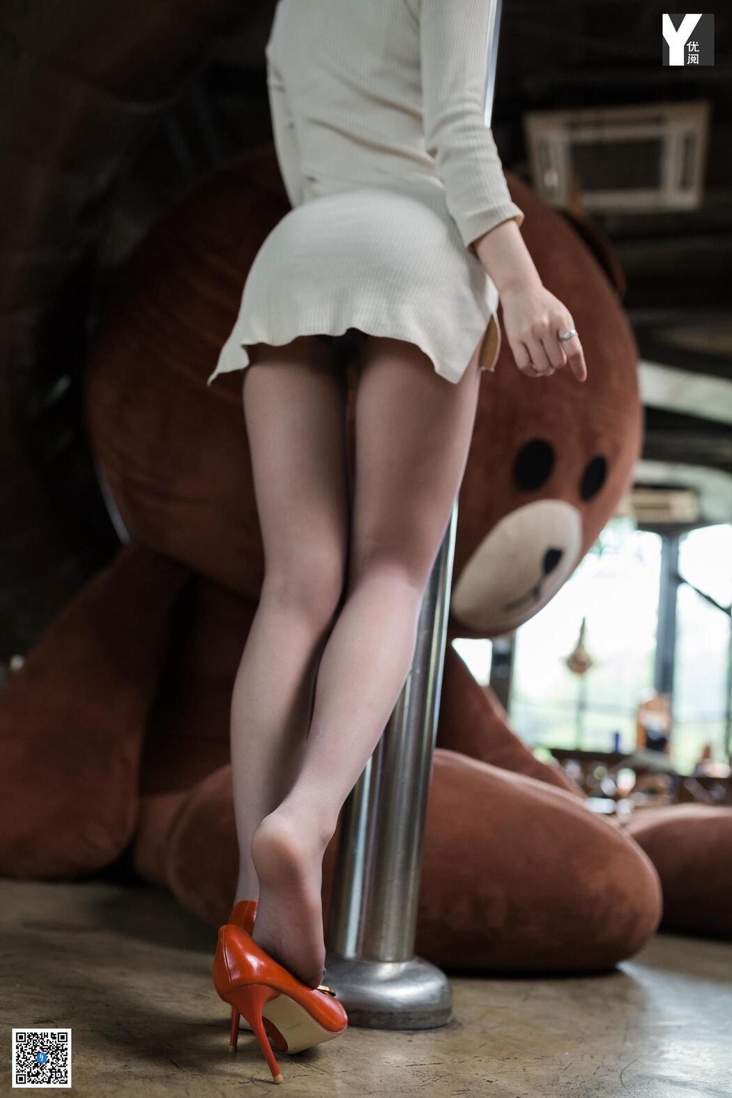 [异思趣向IESS] Model Qiuqiu "Brown Bear Love"