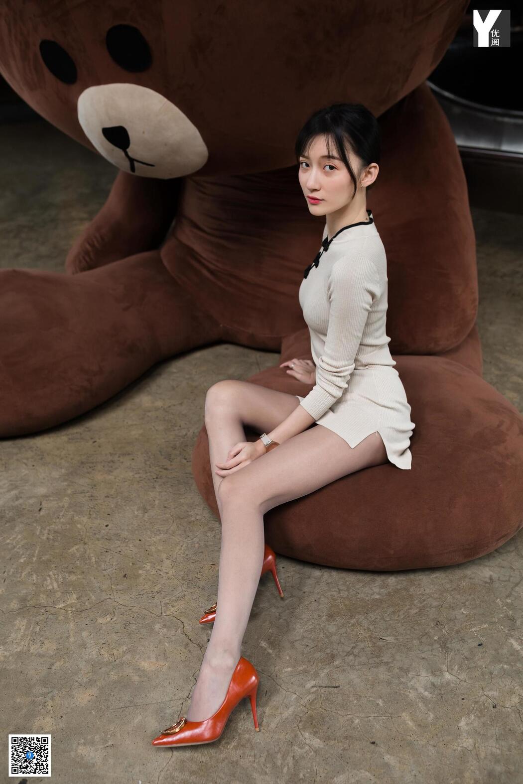 [异思趣向IESS] Model Qiuqiu "Brown Bear Love"