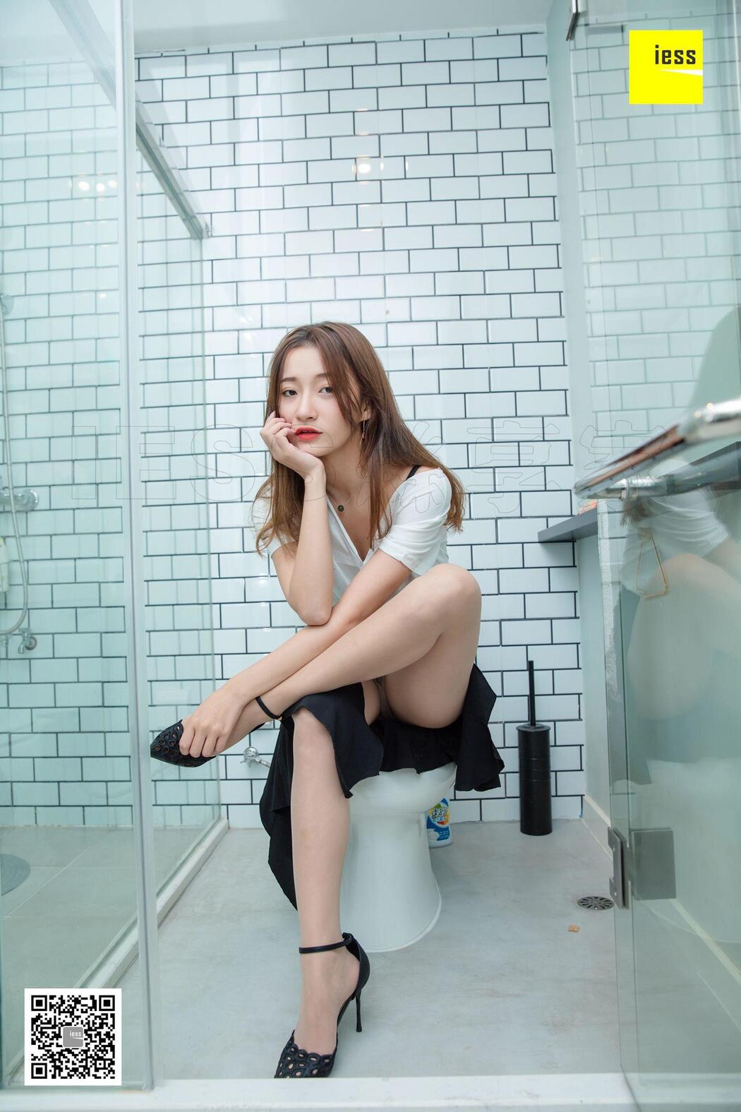 Model Qiuqiu "A Journey to the Bathroom in Autumn and Autumn"[异思趣向IESS]