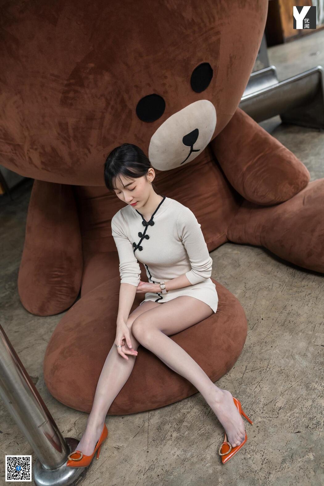 [异思趣向IESS] Model Qiuqiu "Brown Bear Love"