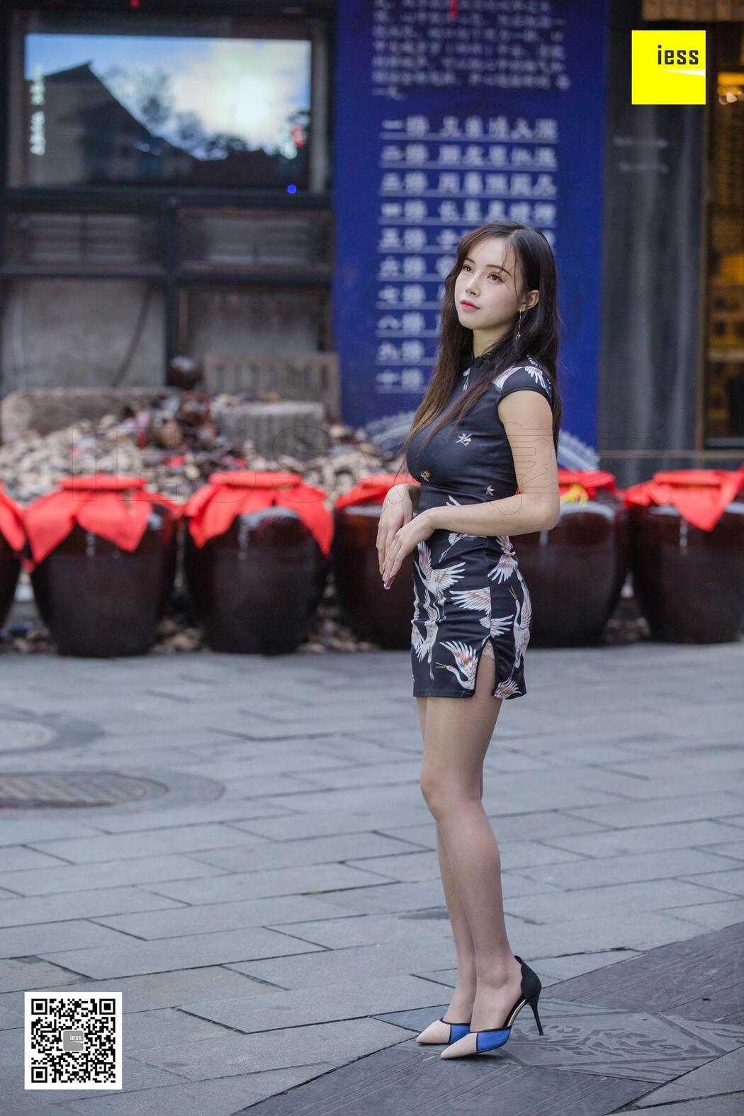 Model Xiao Yu "Xiao Yu Street Shooting Cheongsam Show" [异思趣向IESS]