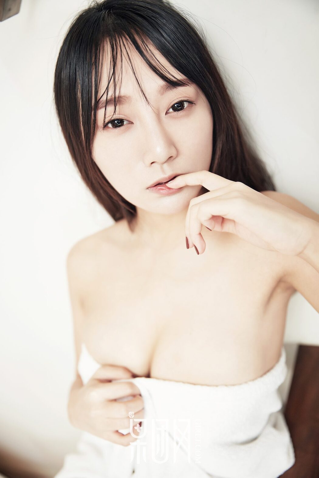 Girlt果团网 No.122 He Jia Ying