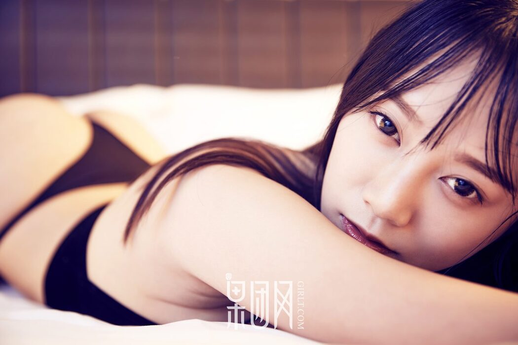 Girlt果团网 No.126 He Jia Ying