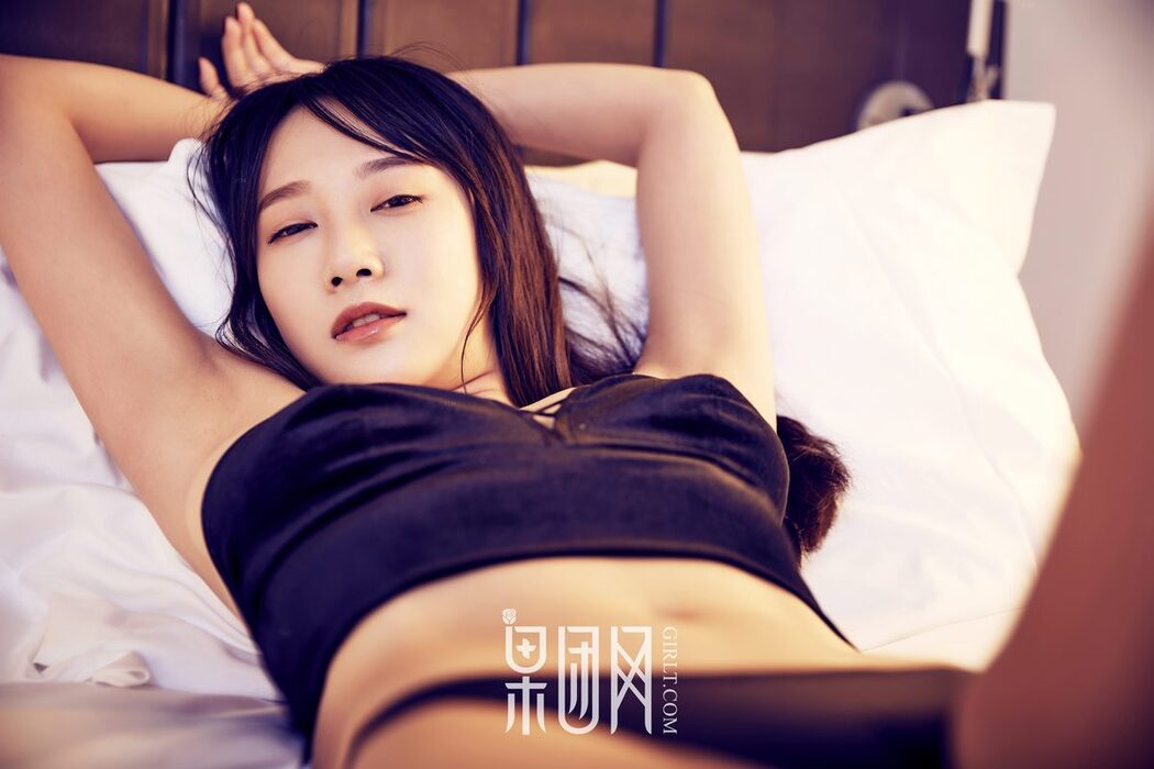 Girlt果团网 No.126 He Jia Ying
