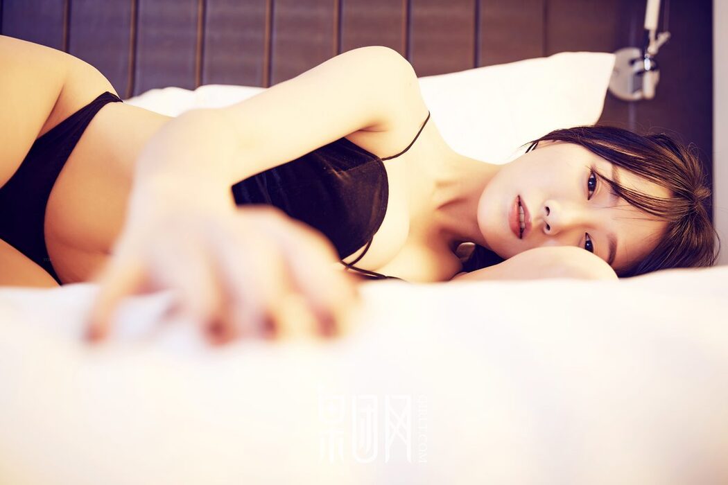Girlt果团网 No.126 He Jia Ying