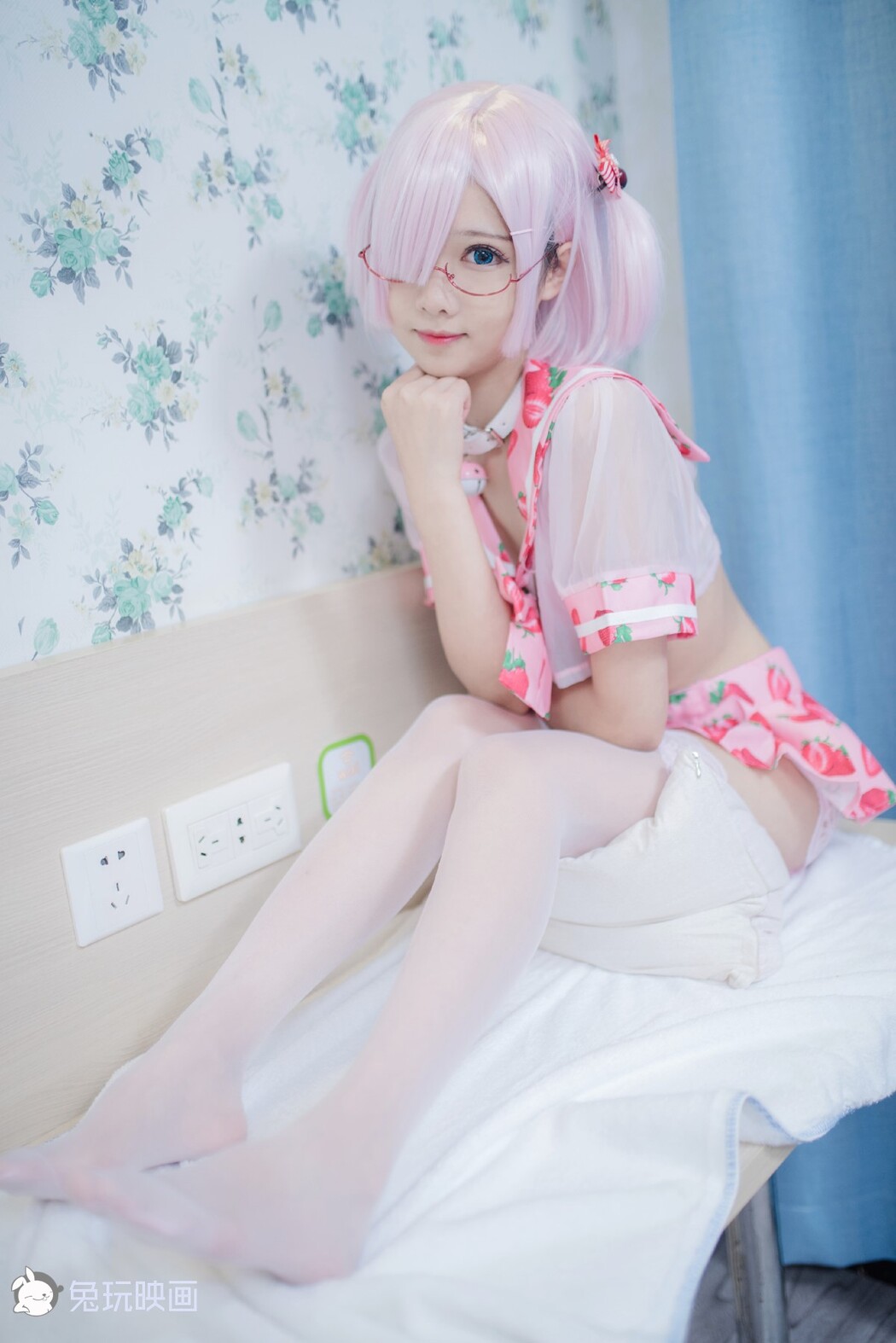 Coser@兔玩映画 Vol.016 草莓裙