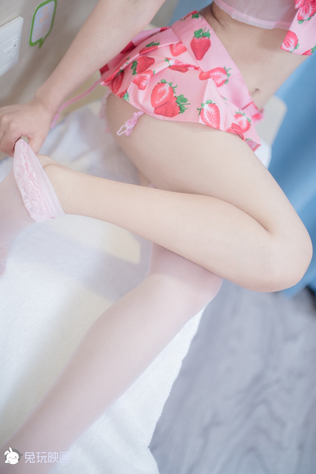 Coser@兔玩映画 Vol.016 草莓裙