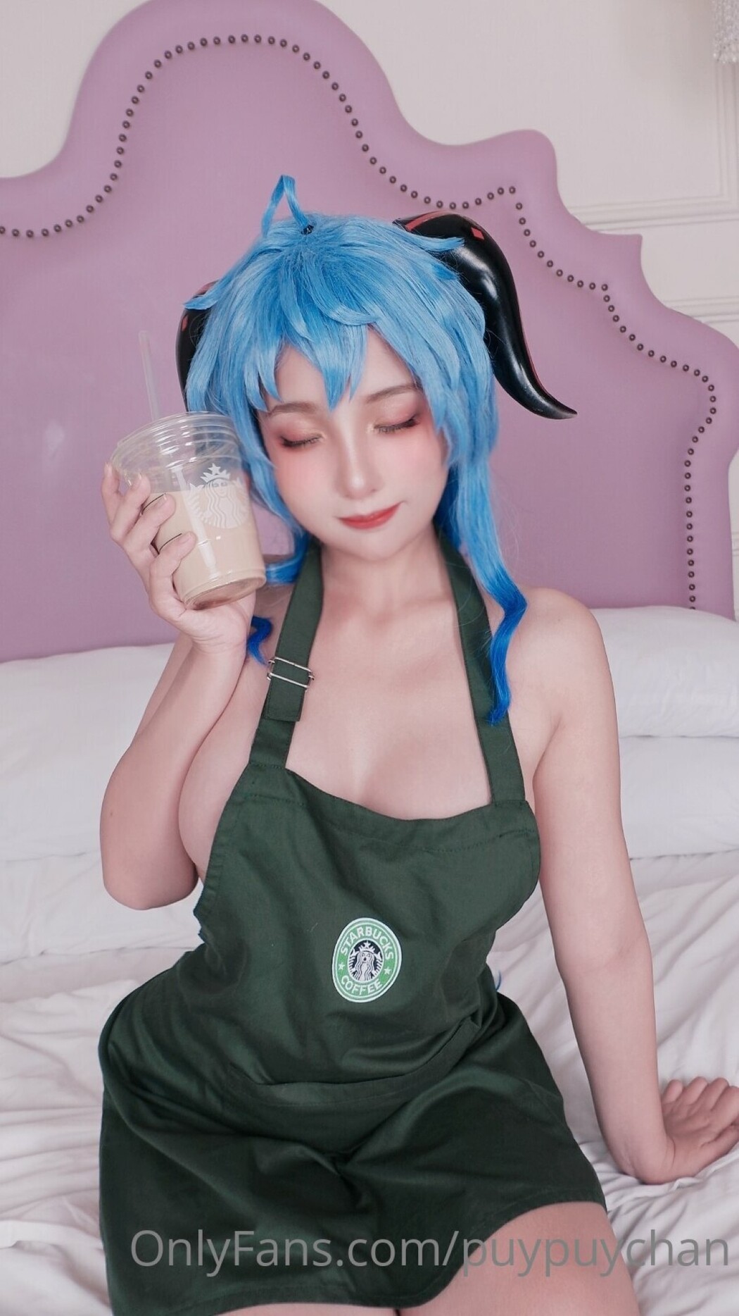 Coser@PuyPuy Chan – Ganyu Starbucks