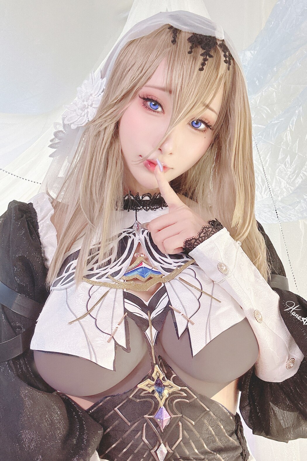 Coser@HaneAme – Aponia Cover Photo