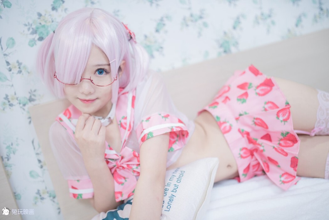 Coser@兔玩映画 Vol.016 草莓裙