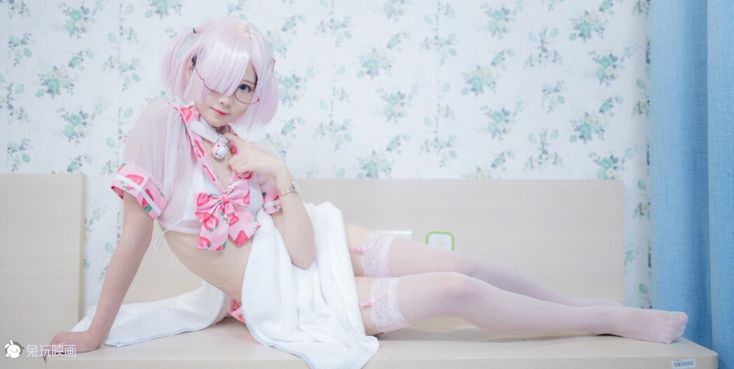 Coser@兔玩映画 Vol.016 草莓裙