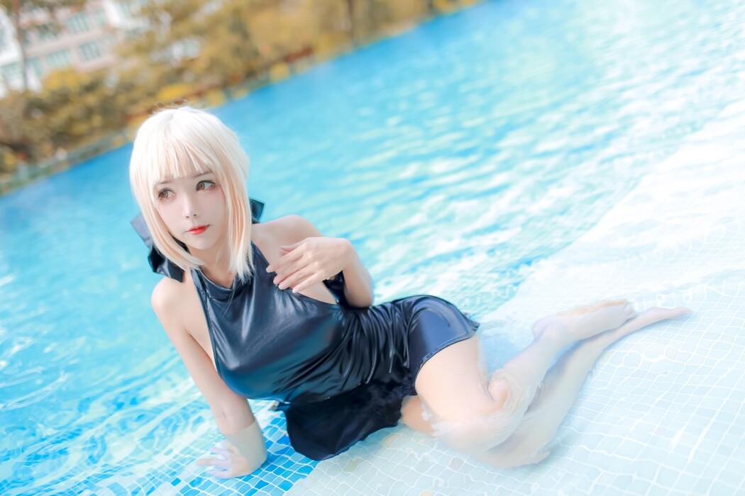 Coser@Kitkat Cosplay 9 – Saber Alter Swimsuit