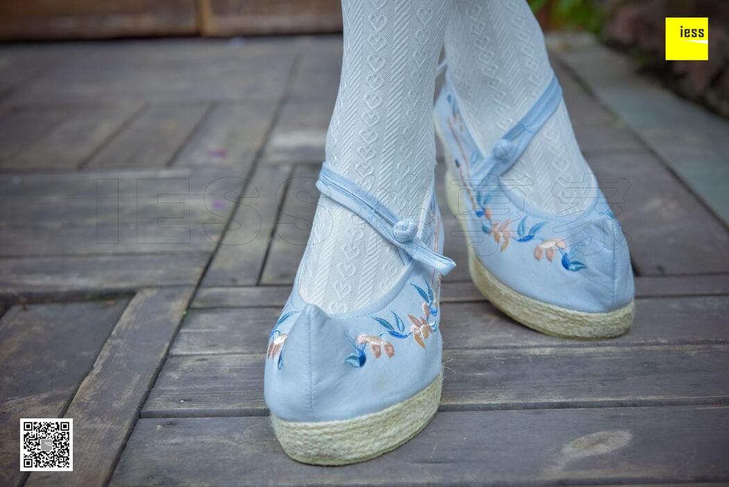 Silk Xiangjia 122 Mumu "Hanfu Embroidered Shoes and White Socks" [IESS Weird Interesting Direction]