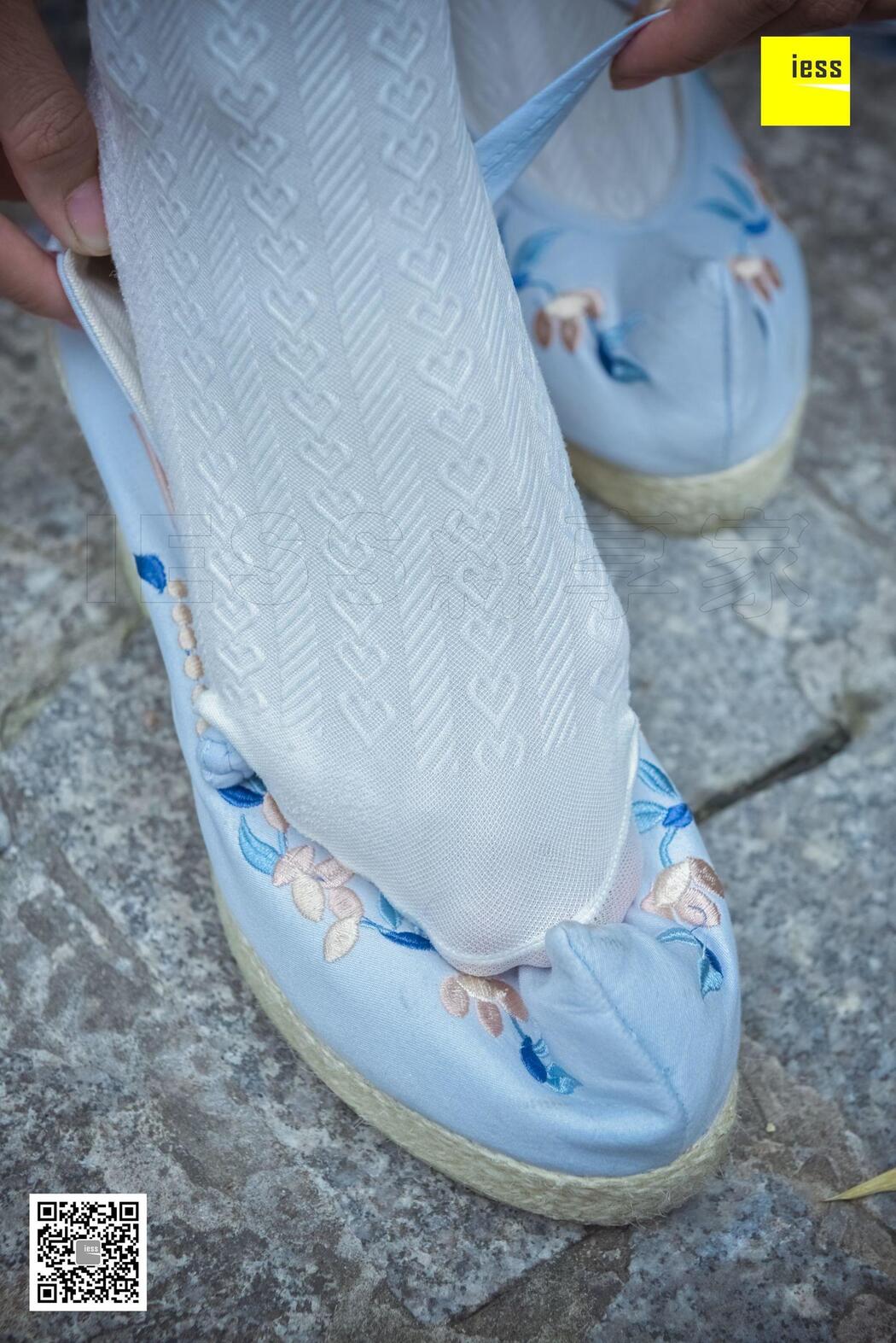 Silk Xiangjia 122 Mumu "Hanfu Embroidered Shoes and White Socks" [IESS Weird Interesting Direction]