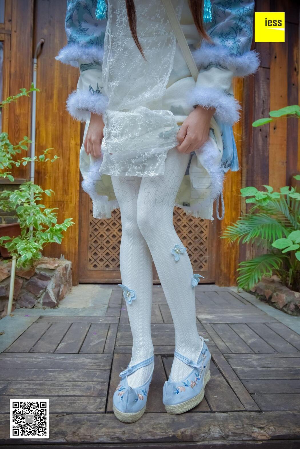 Silk Xiangjia 122 Mumu "Hanfu Embroidered Shoes and White Socks" [IESS Weird Interesting Direction]