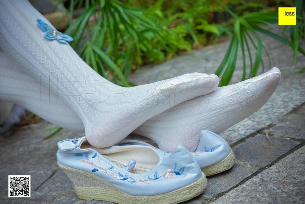 Silk Xiangjia 122 Mumu "Hanfu Embroidered Shoes and White Socks" [IESS Weird Interesting Direction]