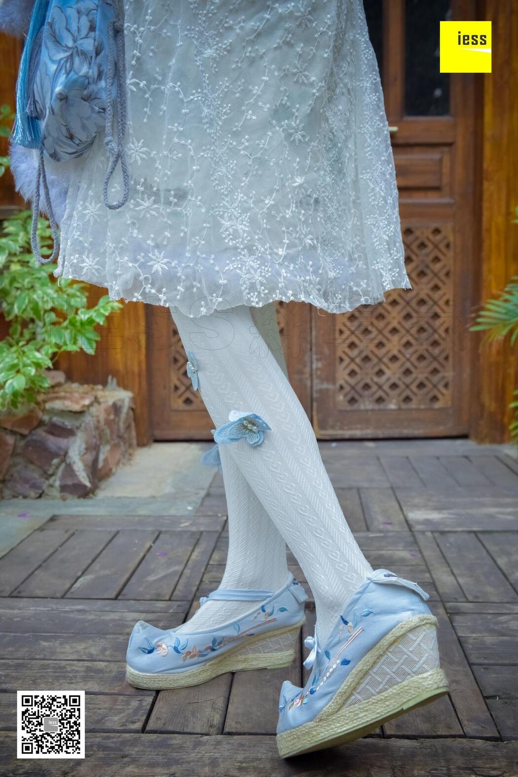 Silk Xiangjia 122 Mumu "Hanfu Embroidered Shoes and White Socks" [IESS Weird Interesting Direction]
