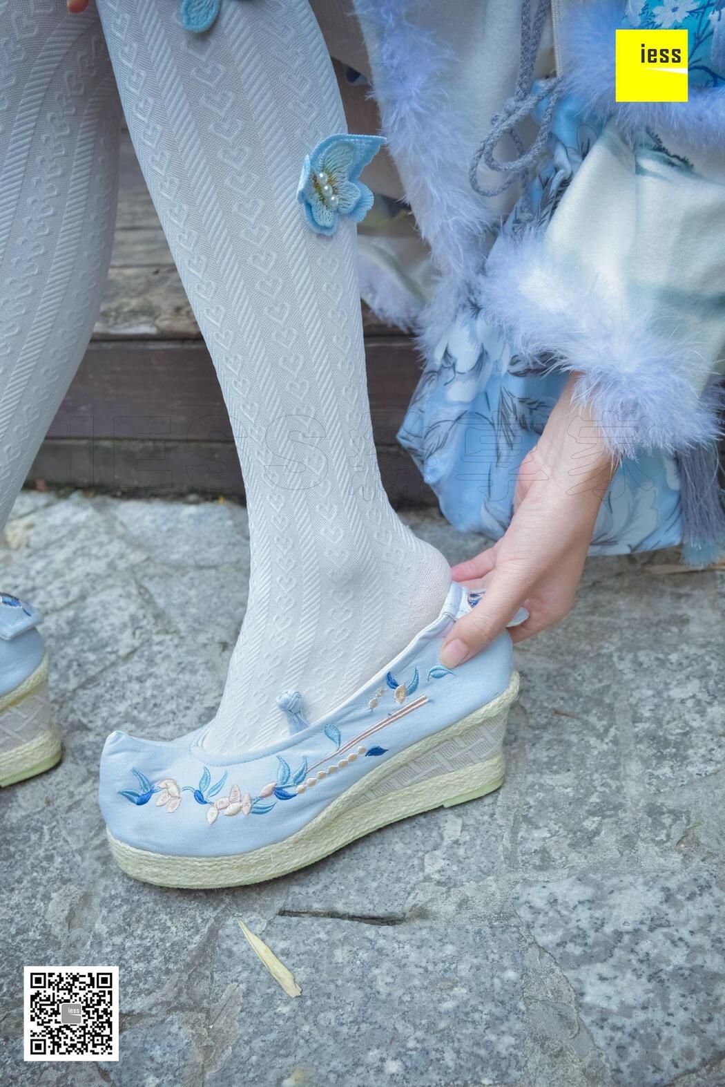 Silk Xiangjia 122 Mumu "Hanfu Embroidered Shoes and White Socks" [IESS Weird Interesting Direction]