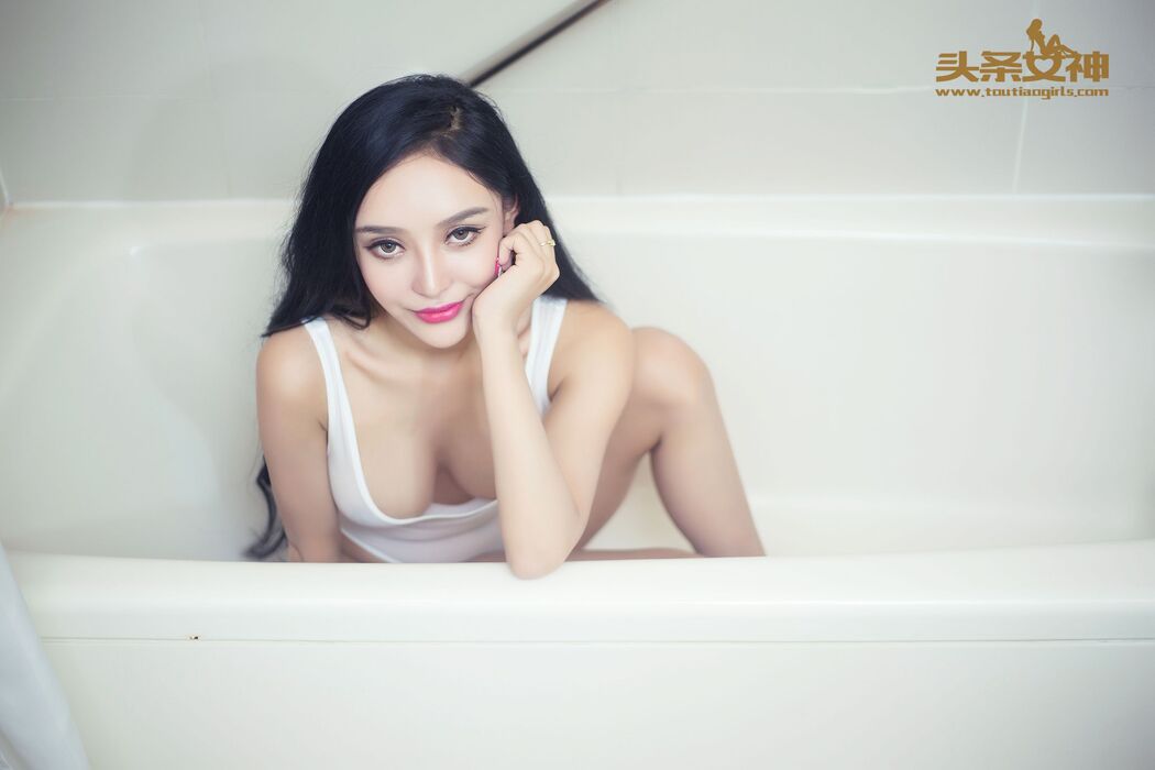 Rococo "Extremely Wet Body White Bikini" [Headline Goddess]