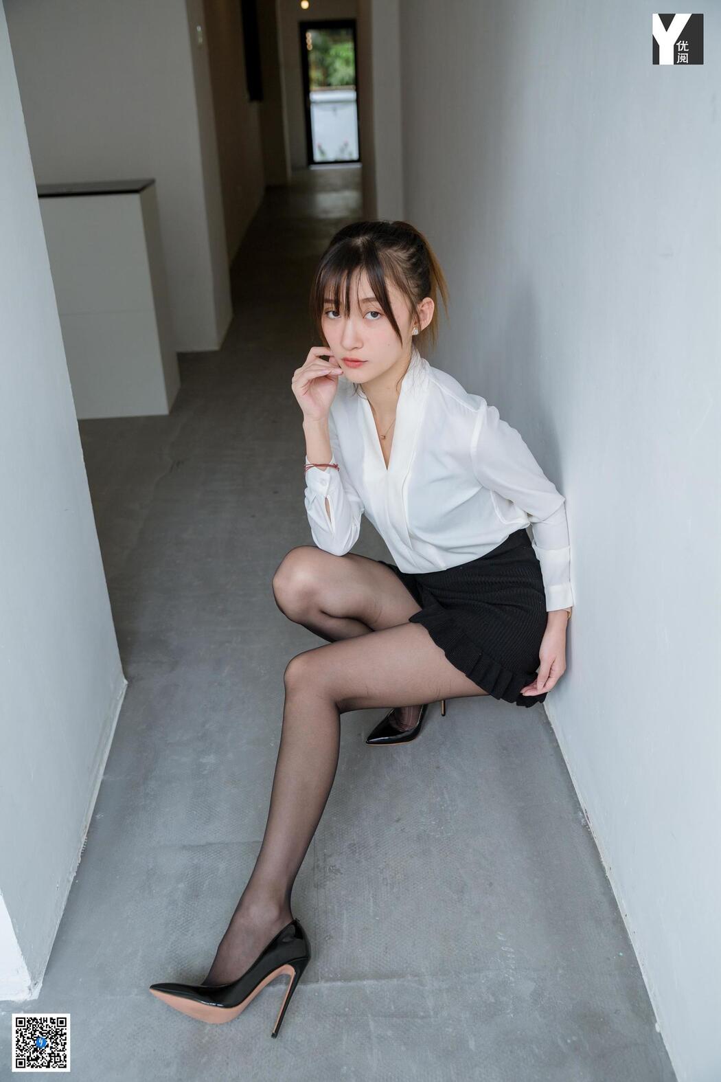 [异思趣向IESS] Model Qiuqiu "Little Butler with Fishtail Skirt"