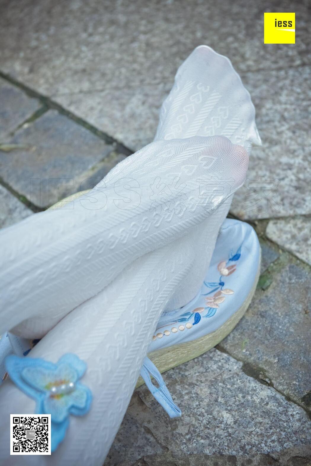 Silk Xiangjia 122 Mumu "Hanfu Embroidered Shoes and White Socks" [IESS Weird Interesting Direction]