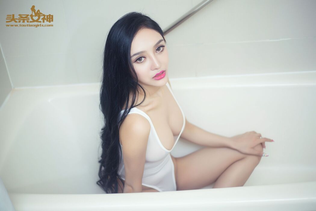 Rococo "Extremely Wet Body White Bikini" [Headline Goddess]