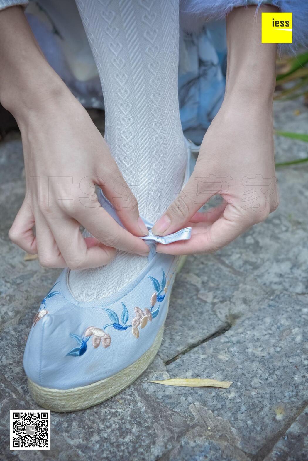 Silk Xiangjia 122 Mumu "Hanfu Embroidered Shoes and White Socks" [IESS Weird Interesting Direction]
