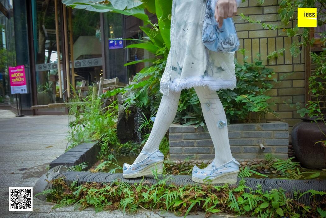 Silk Xiangjia 122 Mumu "Hanfu Embroidered Shoes and White Socks" [IESS Weird Interesting Direction]