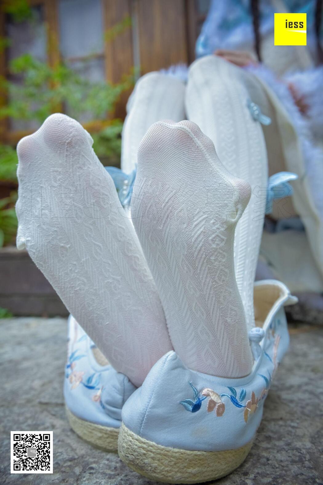 Silk Xiangjia 122 Mumu "Hanfu Embroidered Shoes and White Socks" [IESS Weird Interesting Direction]