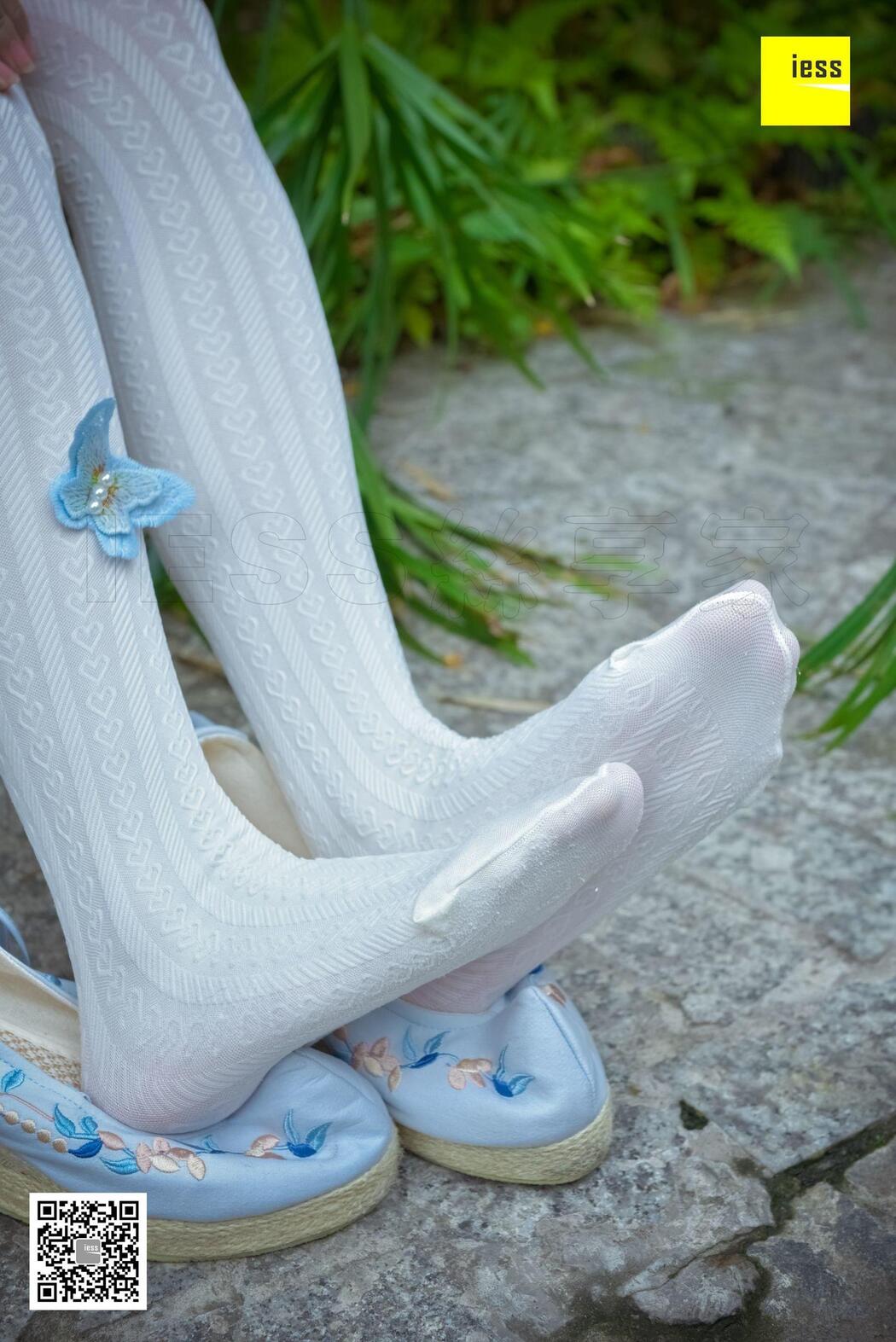 Silk Xiangjia 122 Mumu "Hanfu Embroidered Shoes and White Socks" [IESS Weird Interesting Direction]