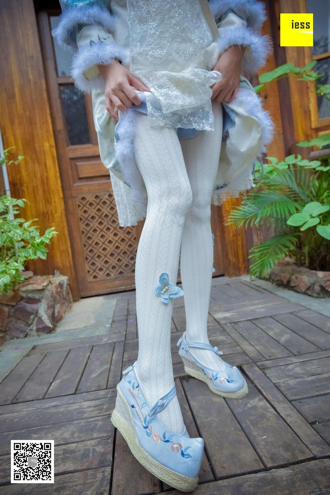 Silk Xiangjia 122 Mumu "Hanfu Embroidered Shoes and White Socks" [IESS Weird Interesting Direction]