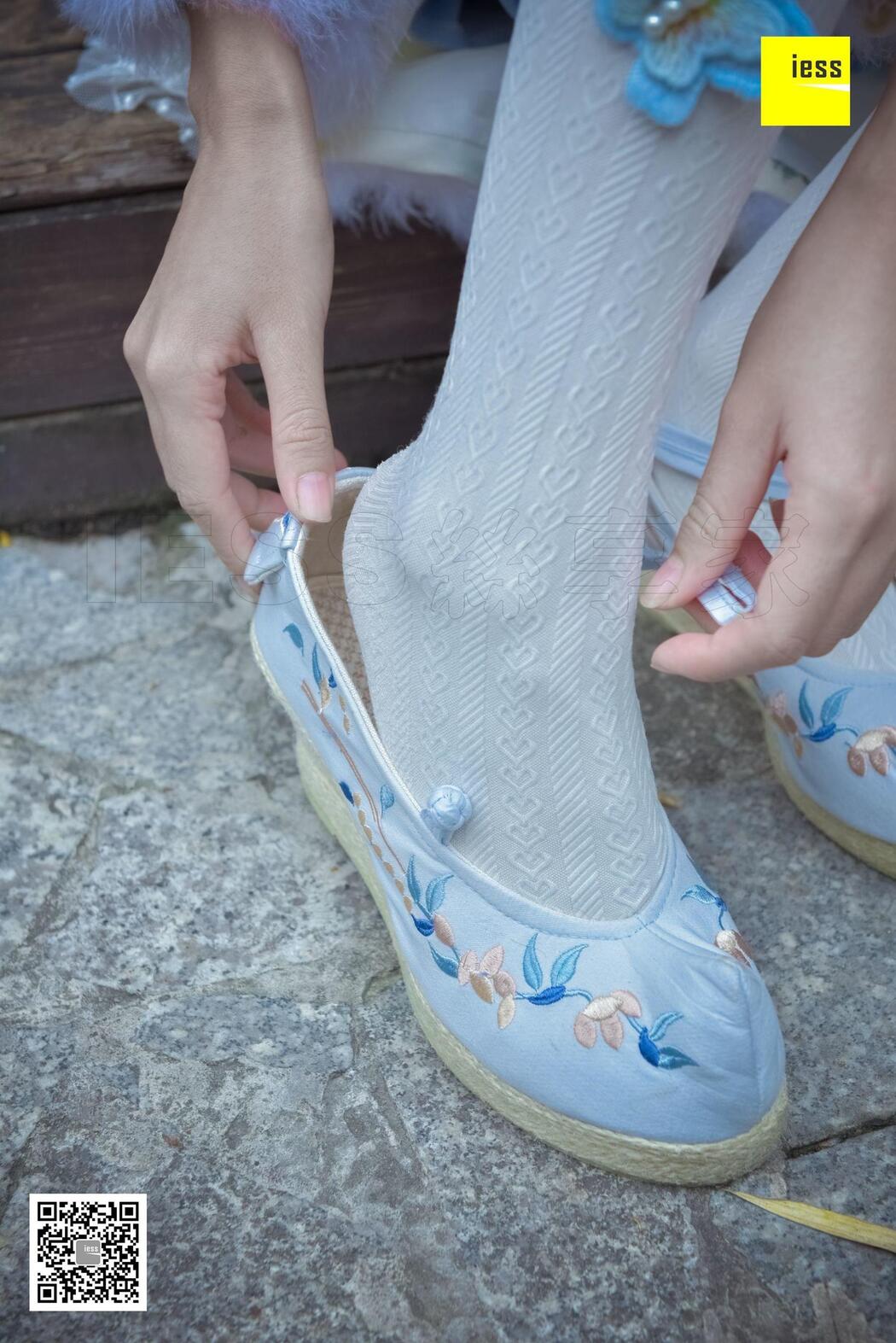 Silk Xiangjia 122 Mumu "Hanfu Embroidered Shoes and White Socks" [IESS Weird Interesting Direction]